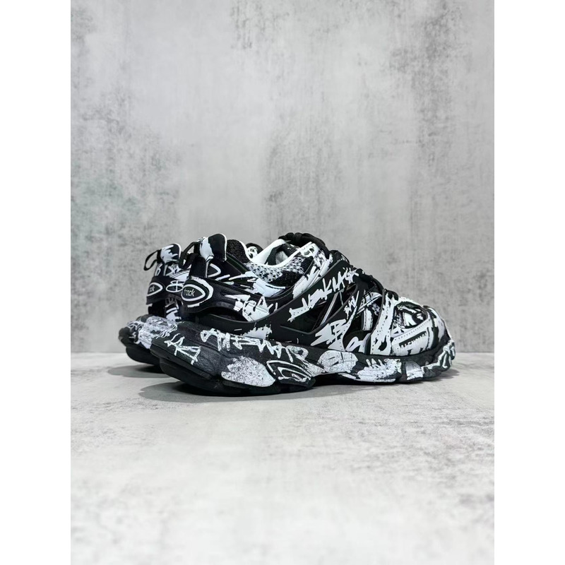 Ba*len*cia*ga track graffiti black and white mesh nylon sneakers