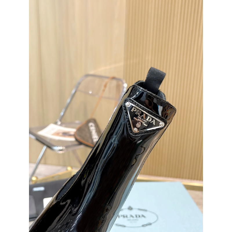 Pra*a short boots in black