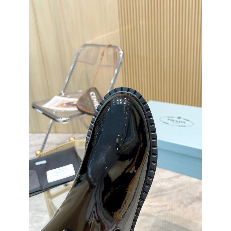 Pra*a short boots in black