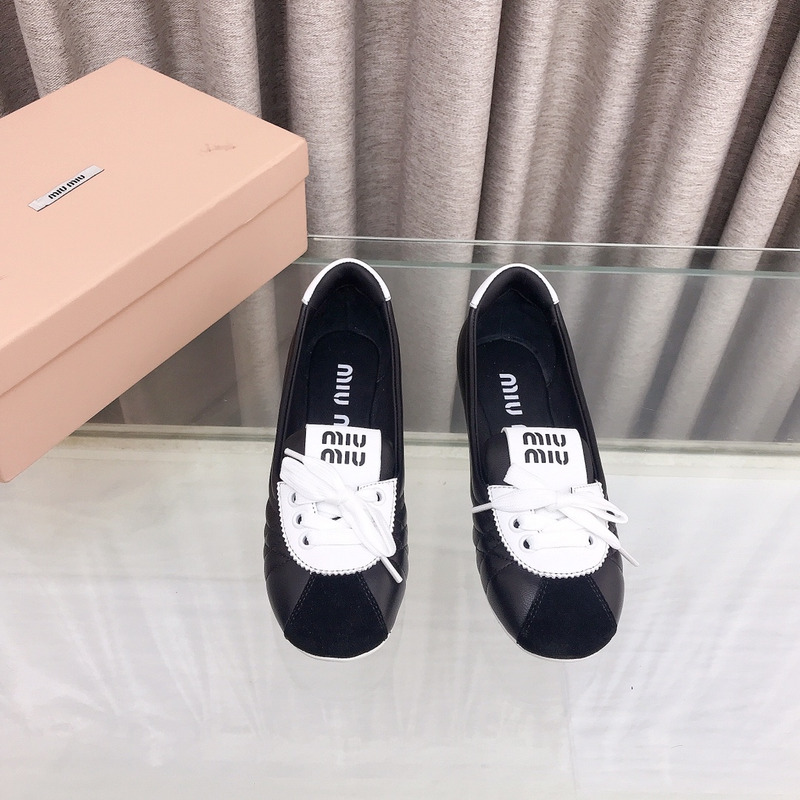 Miu Miu Lace-up Leather Ballet Flats Black And White