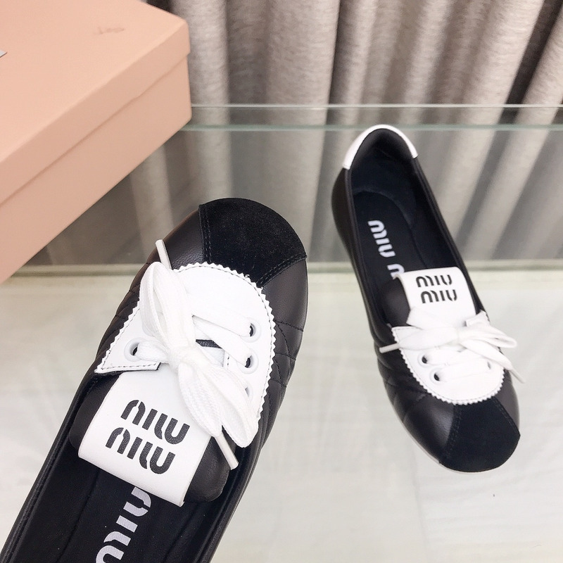 Miu Miu Lace-up Leather Ballet Flats Black And White