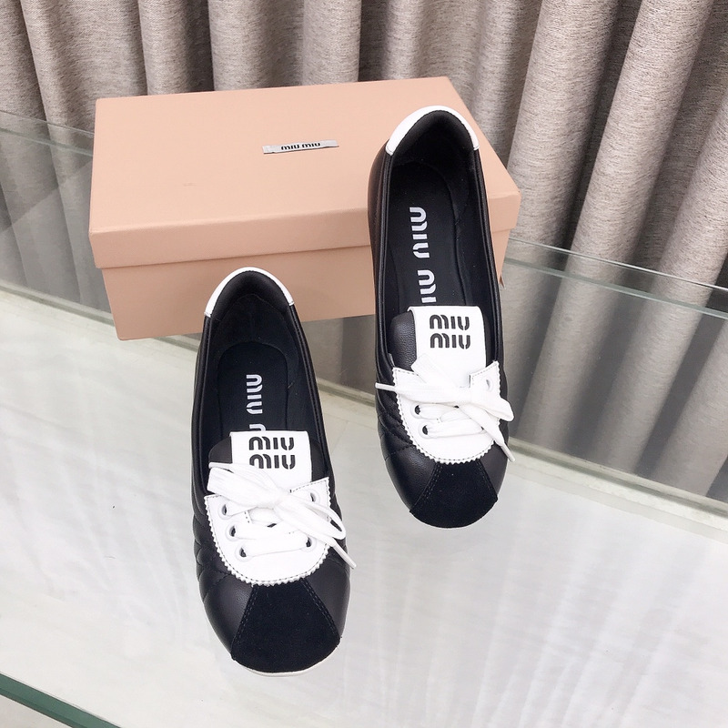 Miu Miu Lace-up Leather Ballet Flats Black And White