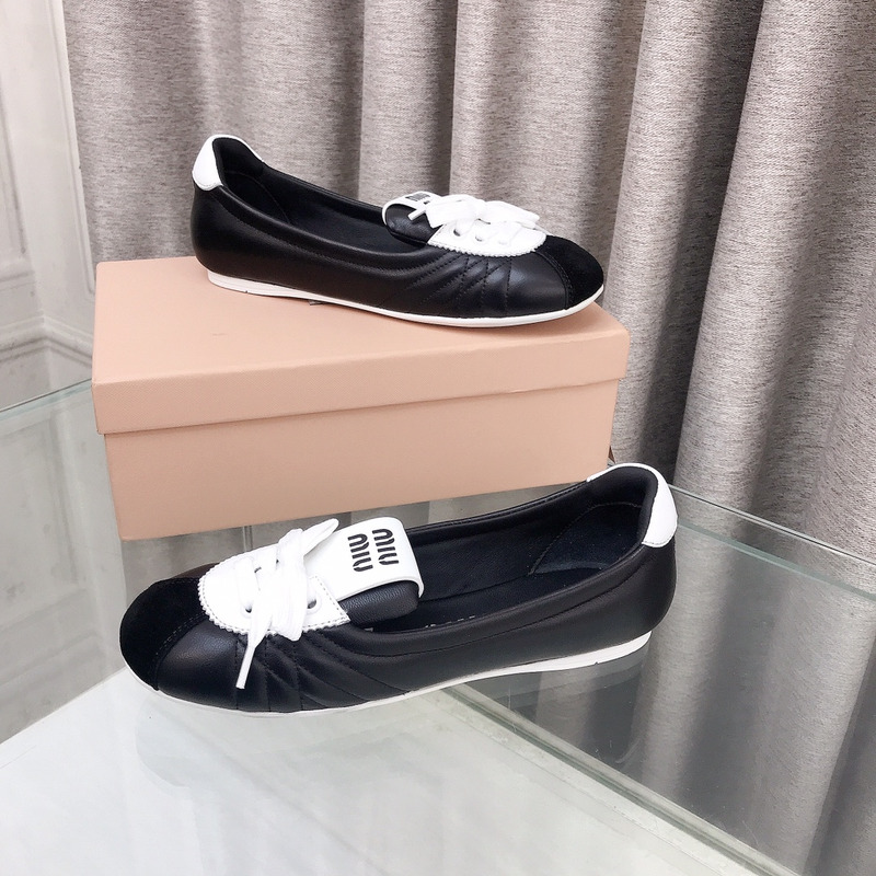 Miu Miu Lace-up Leather Ballet Flats Black And White