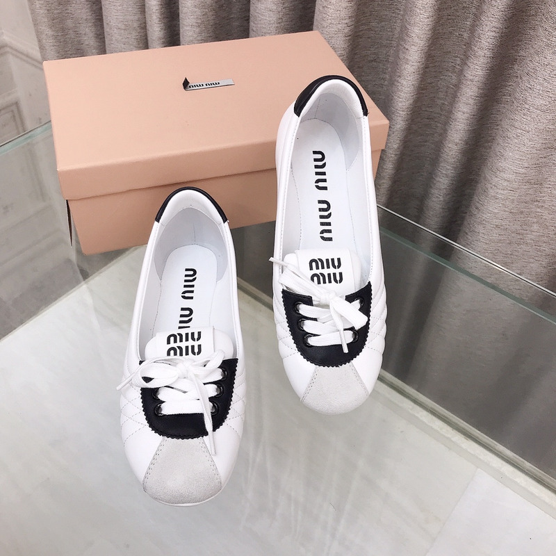 Miu Miu Lace-up Leather Ballet Flats White And Black