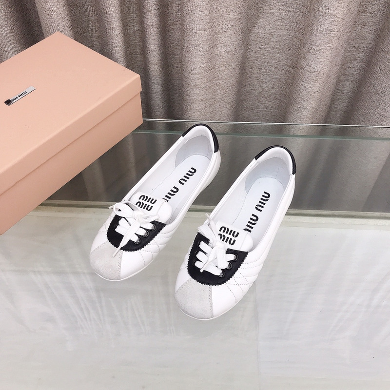 Miu Miu Lace-up Leather Ballet Flats White And Black