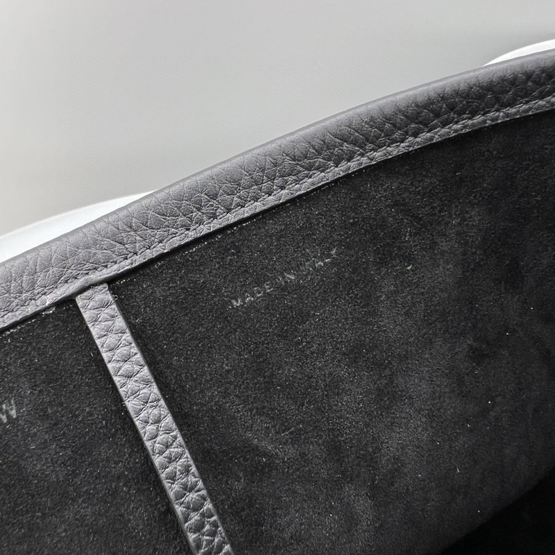 the row park medium N0*H-south tote bag in black