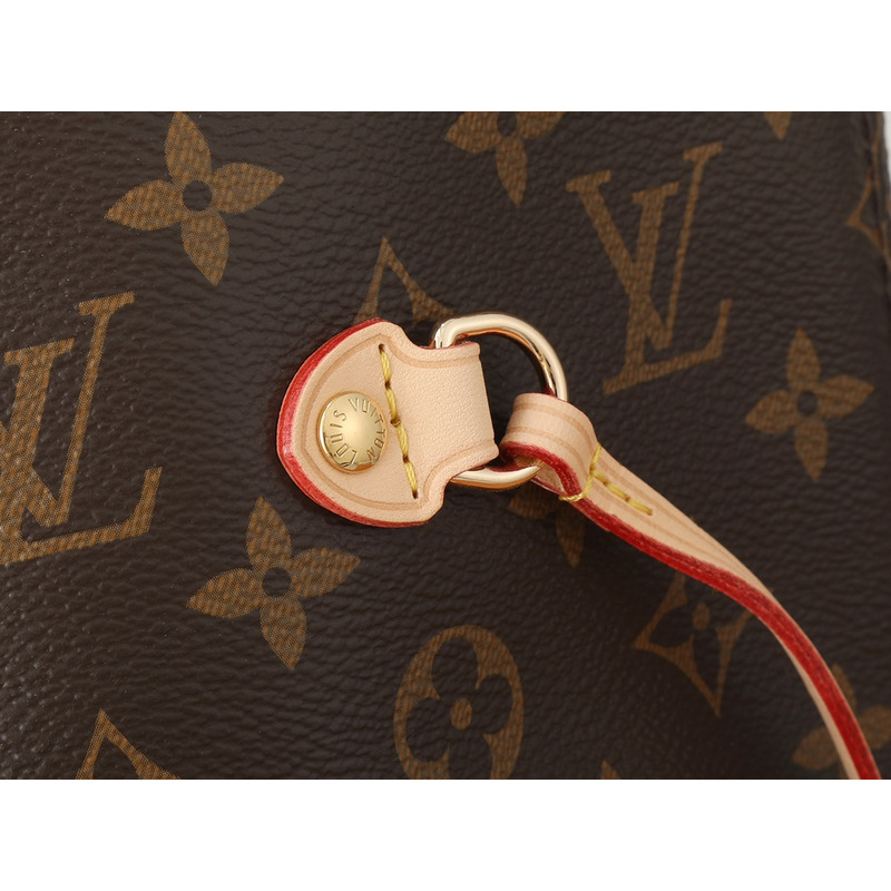 l**is V*t*n neverfull gm m40990