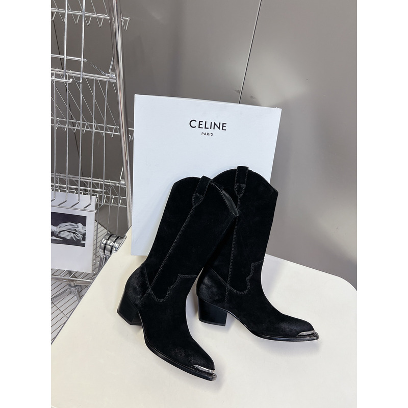 Ce**e suede boot in black