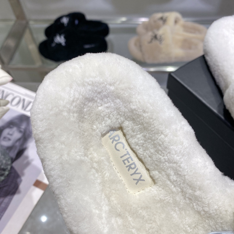 Arcteryx Fur Slides White