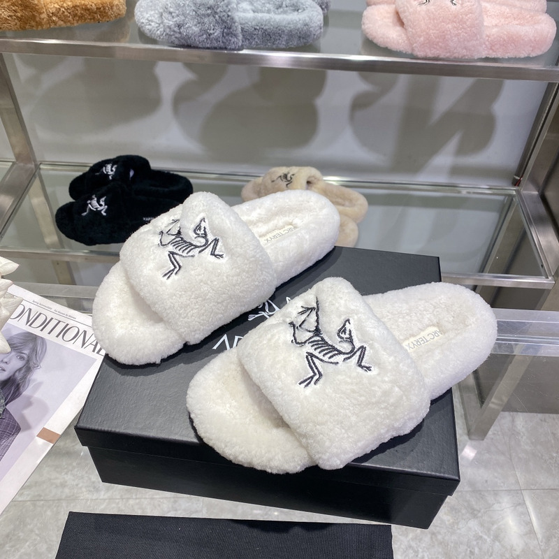 Arcteryx Fur Slides White