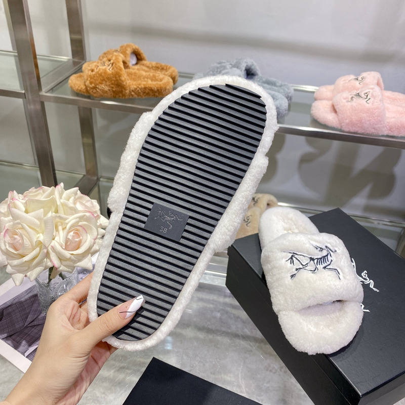 Arcteryx Fur Slides White