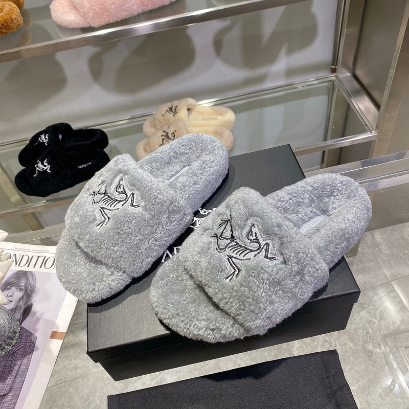 Arcteryx Fur Slides Grey