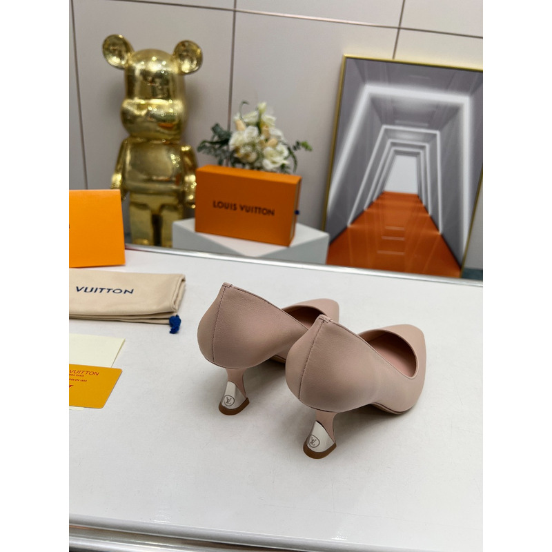 l**is V*t*n leather pumps nude