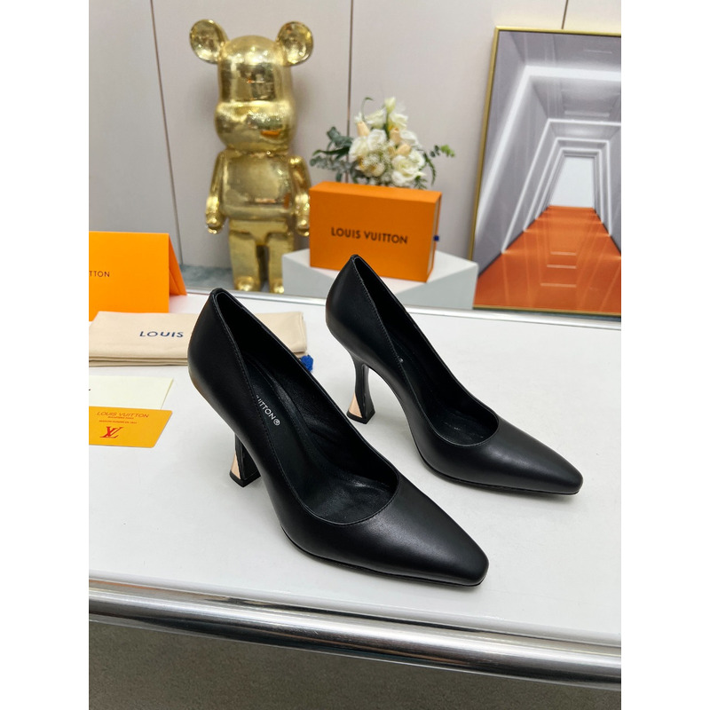 l**is V*t*n sparkle pump in black