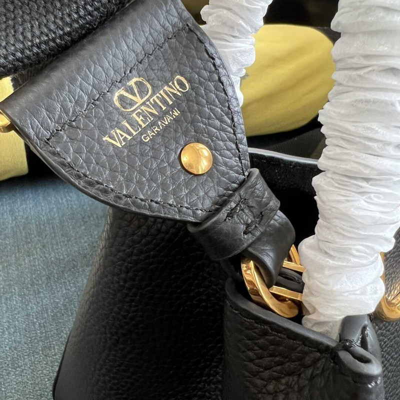 ValentinoValentino Garavani All-Time Medium Handbag Black