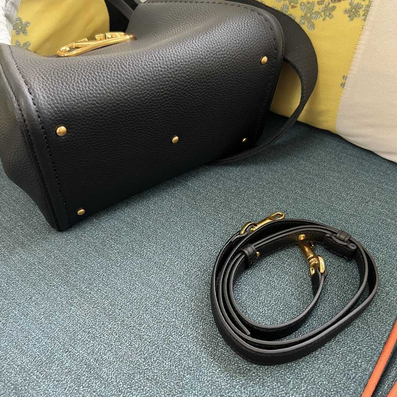 ValentinoValentino Garavani All-Time Medium Handbag Black