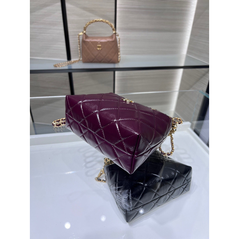 Ch*el clutch with chain shiny lambskin & gold-tone metal violet