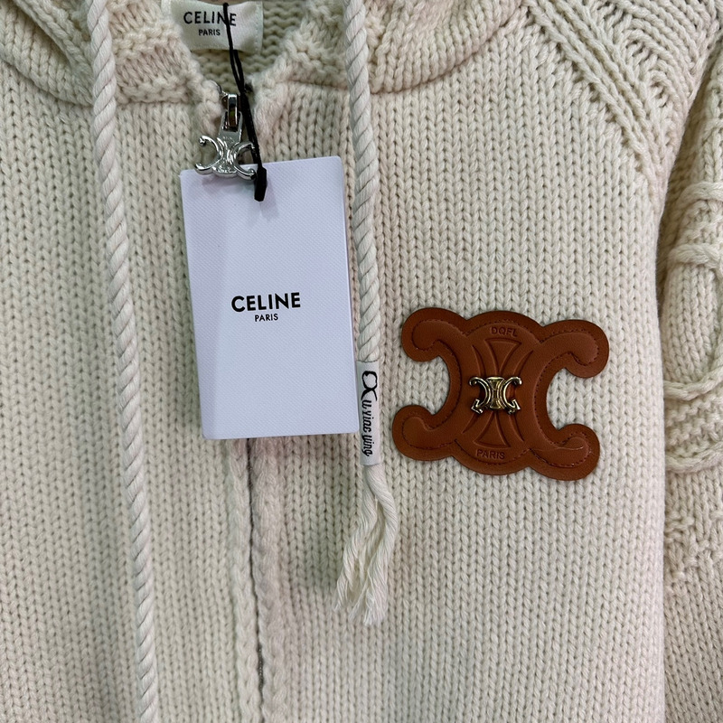 Ce**e triomphe hooded sweater in wool beige