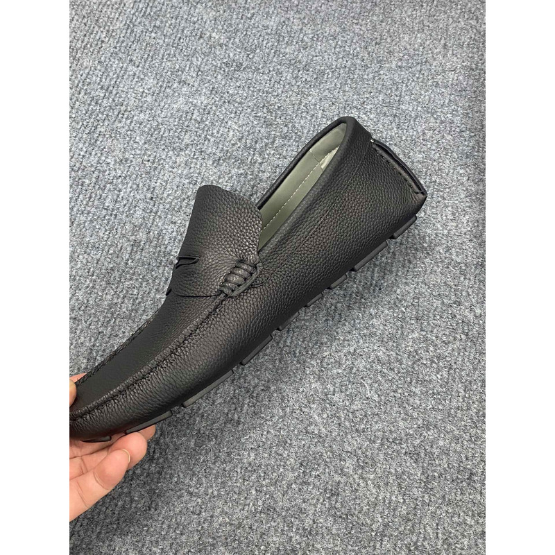 l**is V*t*n flat loafer leather black