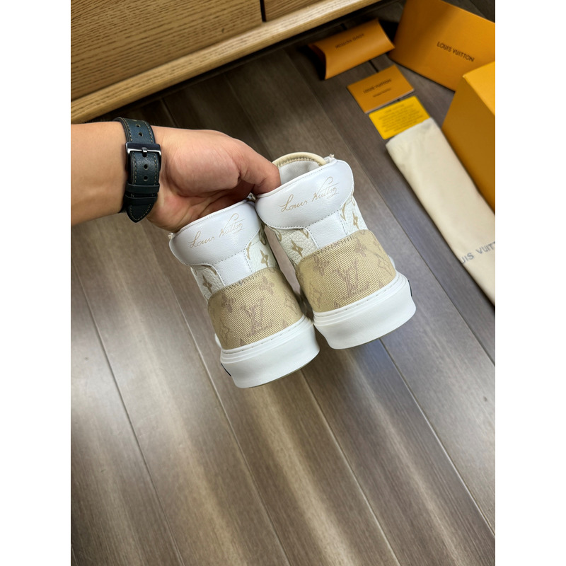 l**is V*t*n trainer high top monogram white and beige