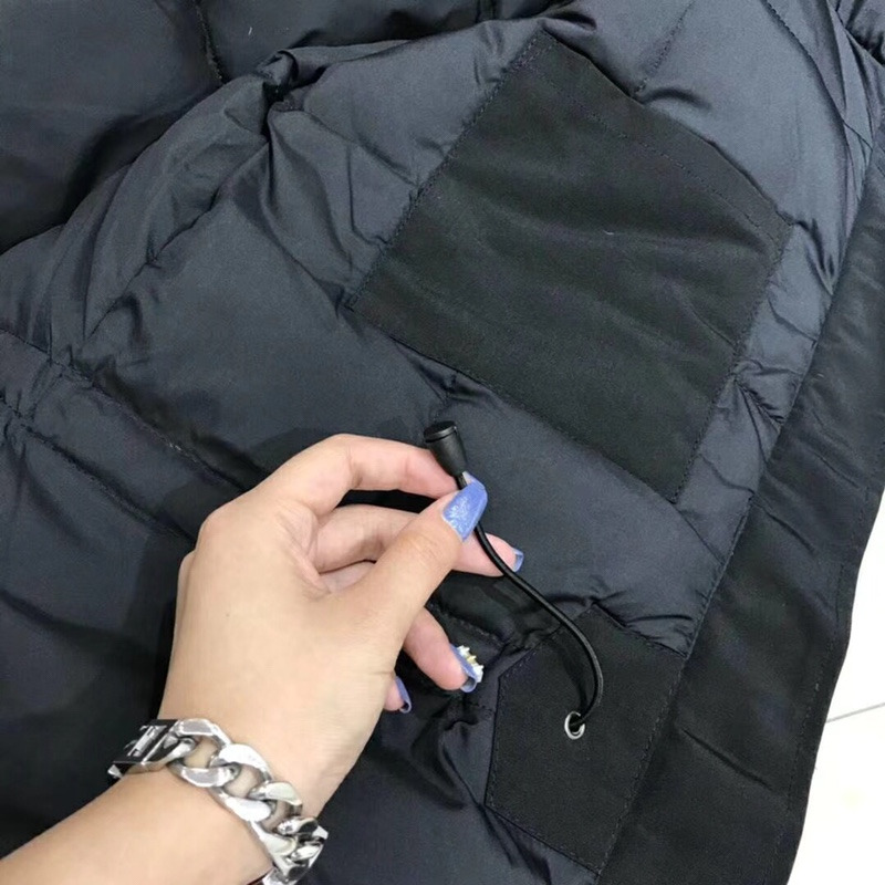 Can*a Go*e womens montebello parka classic fit fur coat jacket black