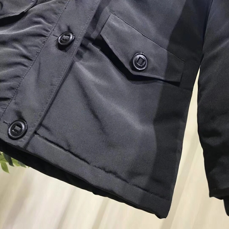 Can*a Go*e womens montebello parka classic fit fur coat jacket black