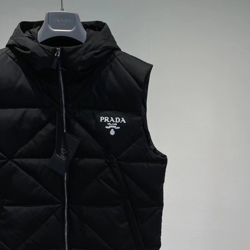 Pra*a re-nylon down vest black