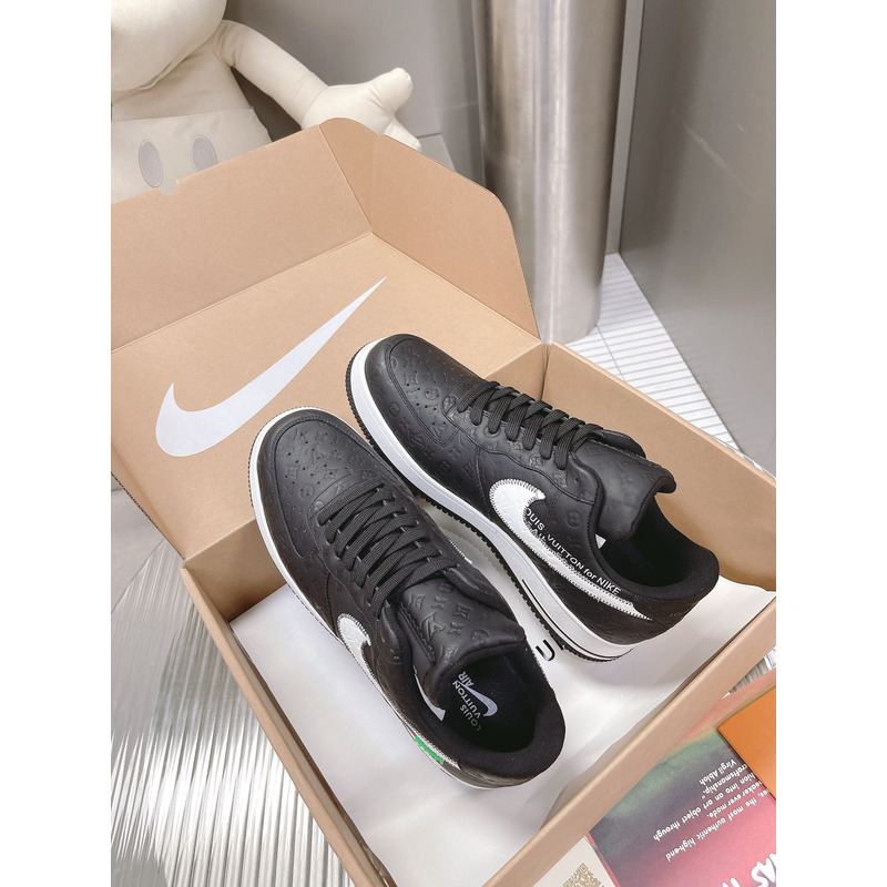 LV Air Trainer Sneaker in Mult Color