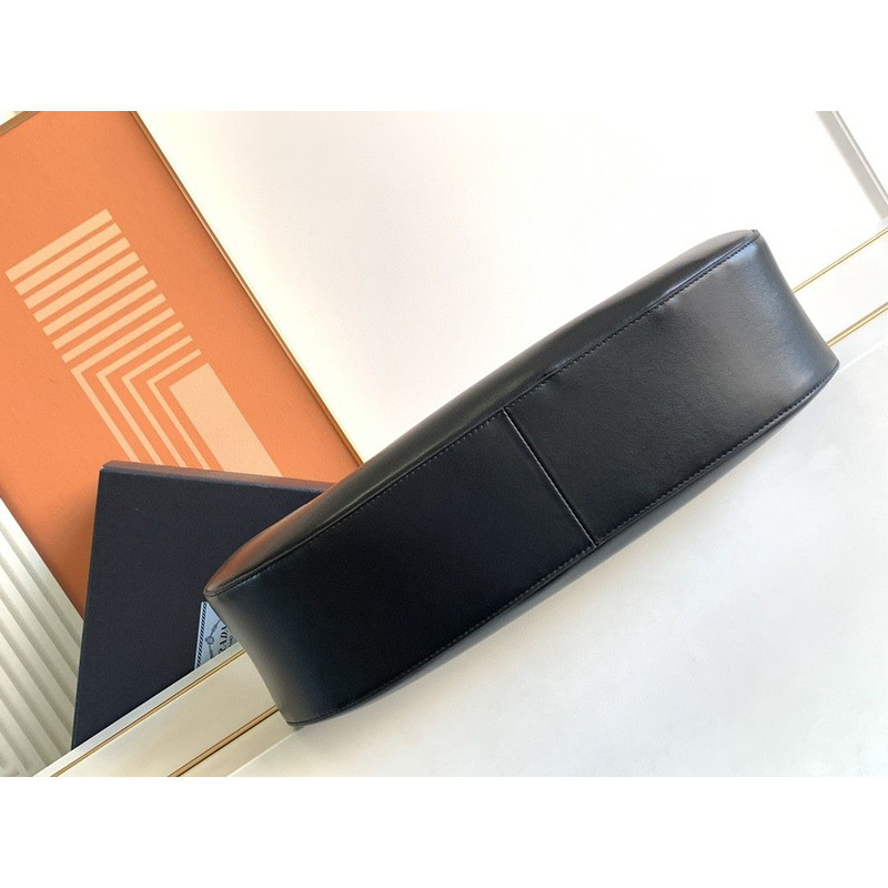 Pra*a large leather handbag with topstitching black