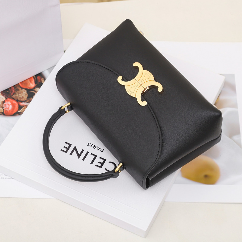 ce**e teen ning bag in S*pple calfskin black