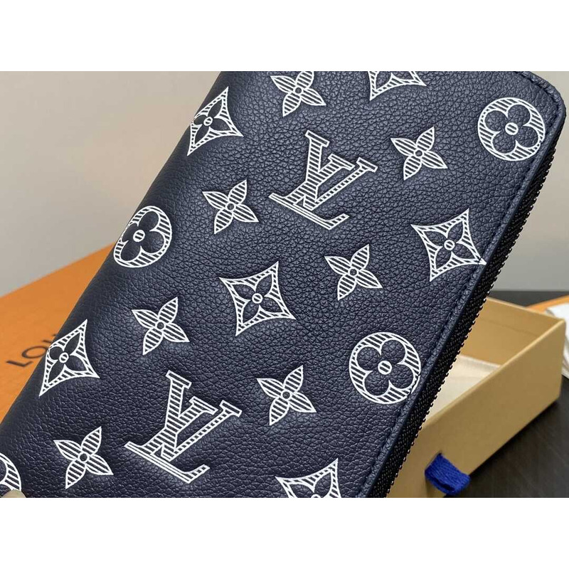 l**is V*t*n wallet navy blue