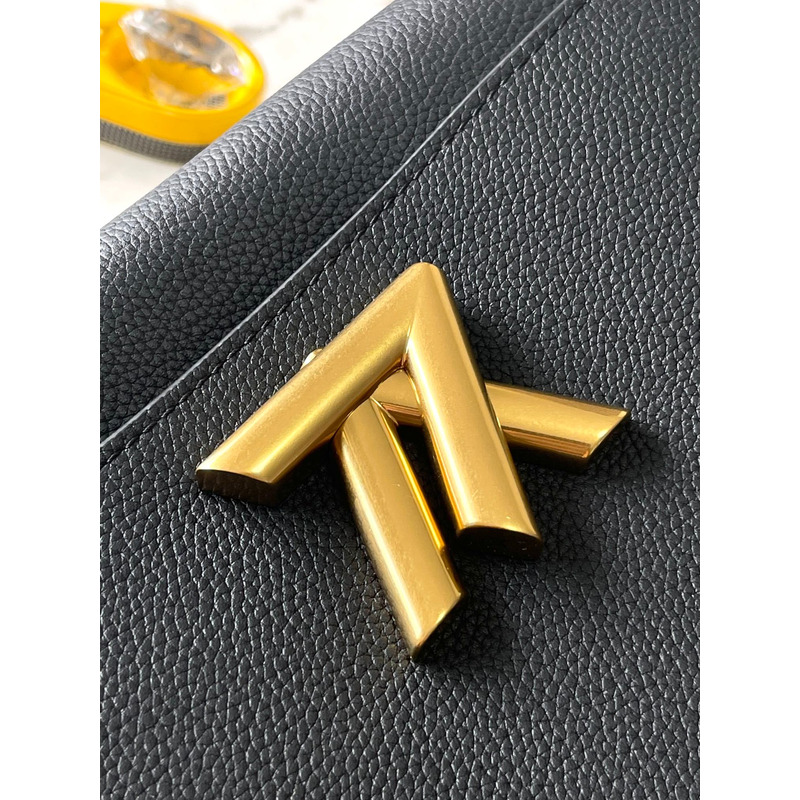 l**is V*t*n soft twist bag in black