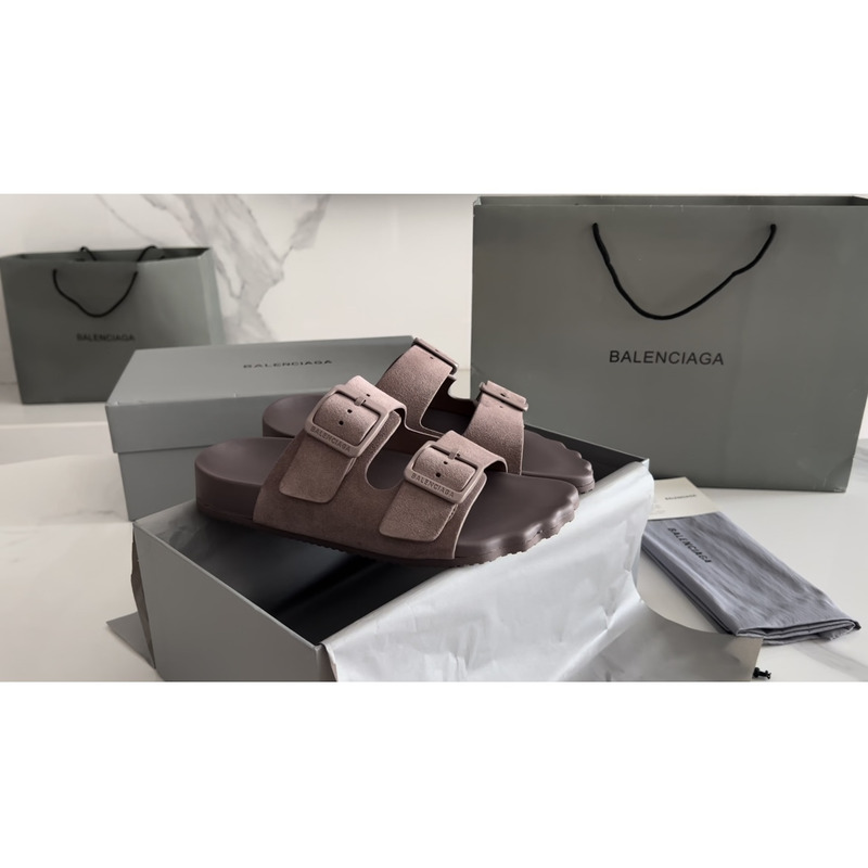 Ba*len*cia*ga women\