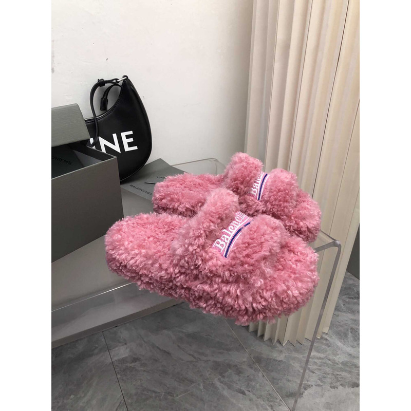 Ba*len*cia*ga fur sandals pink