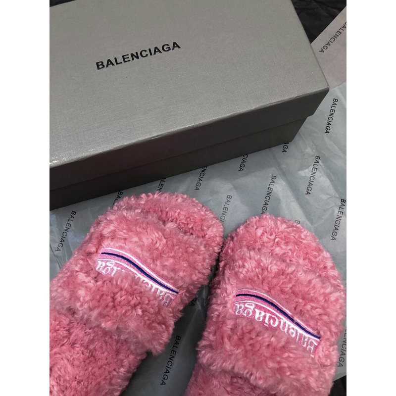 Ba*len*cia*ga fur sandals pink