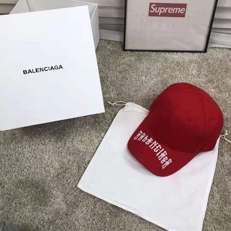 Ba*len*cia*ga red tattoo cap