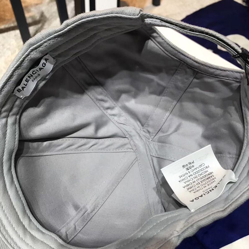 Ba*len*cia*ga embroidered cotton-twill baseball cap