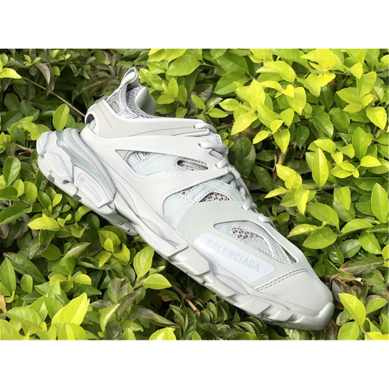Ba*len*cia*ga 3.0 light gray sneakers men women