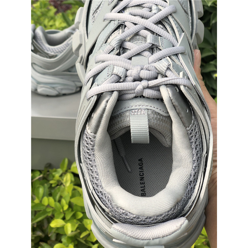 Ba*len*cia*ga 3.0 light gray sneakers men women