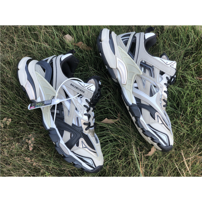 Ba*len*cia*ga 4.0 beige black sneakers men women