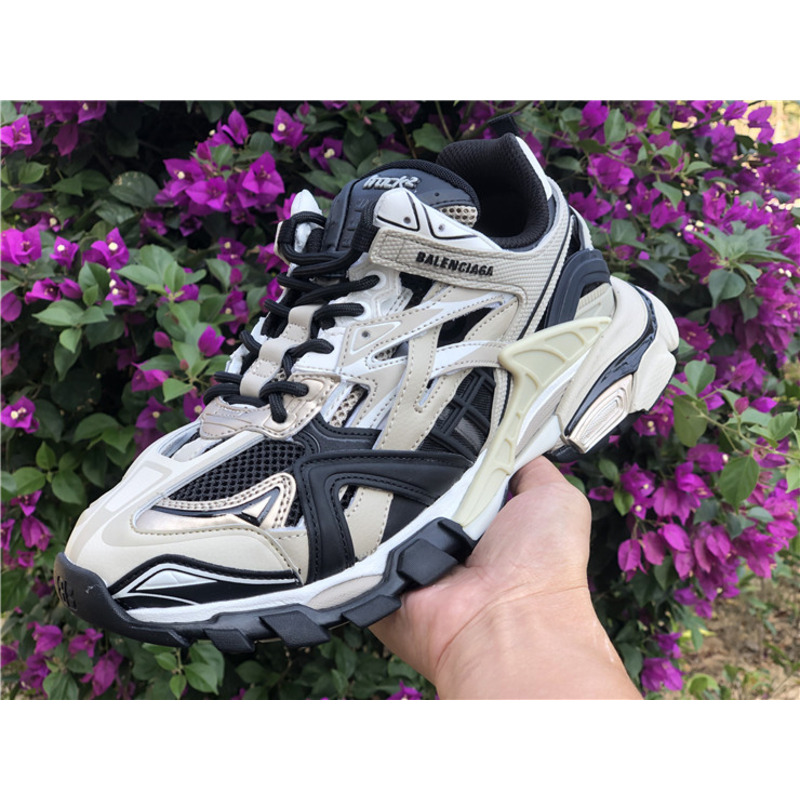 Ba*len*cia*ga 4.0 beige black sneakers men women