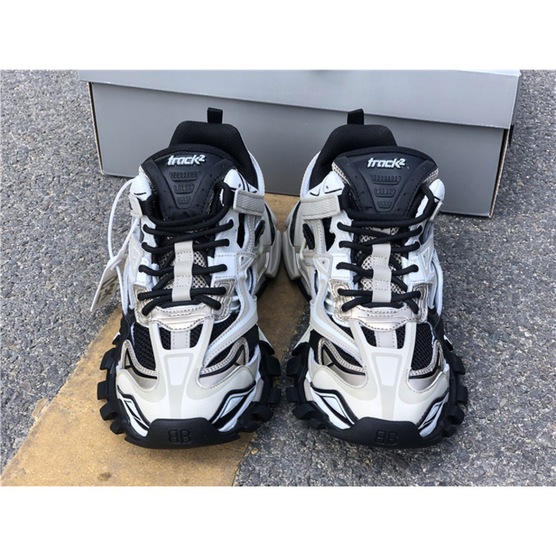 Ba*len*cia*ga 4.0 beige black sneakers men women