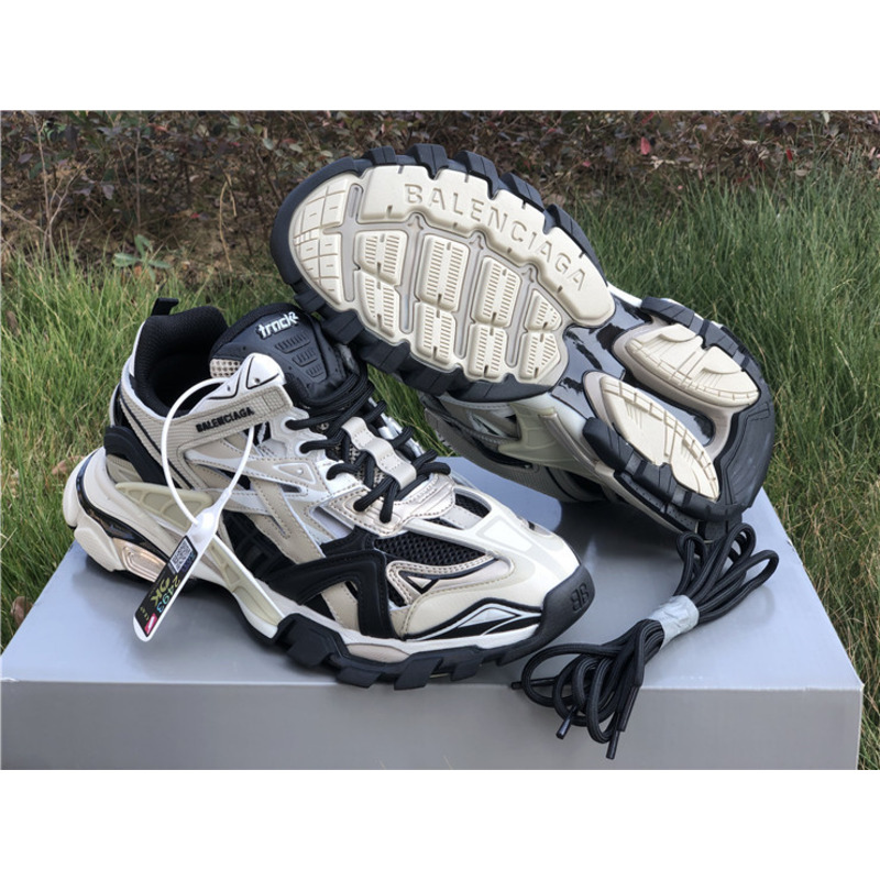 Ba*len*cia*ga 4.0 beige black sneakers men women