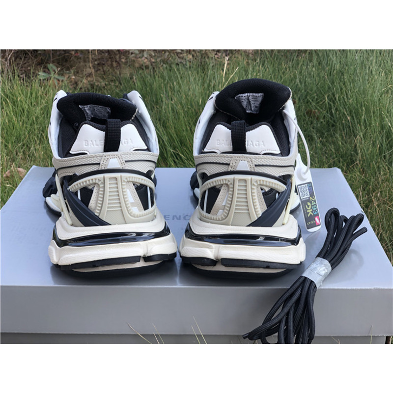 Ba*len*cia*ga 4.0 beige black sneakers men women