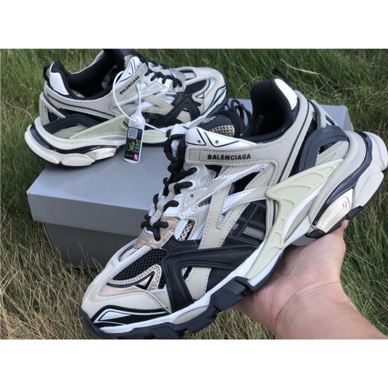 Ba*len*cia*ga 4.0 beige black sneakers men women