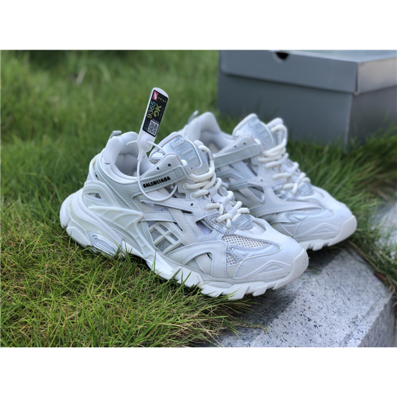 Ba*len*cia*ga 4.0 white gray sneakers men women