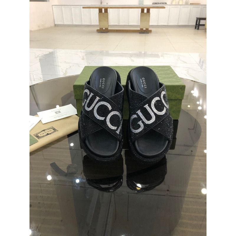 g*u*i Di*m*nd shinny platform black