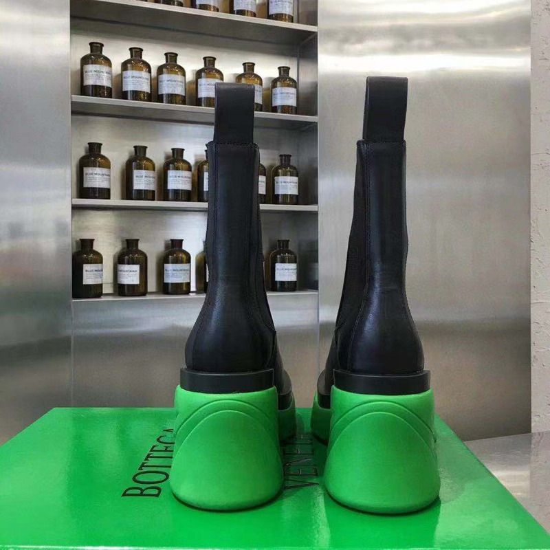 Bo*te*ga ve*ne*ta high leather boots with platform soles