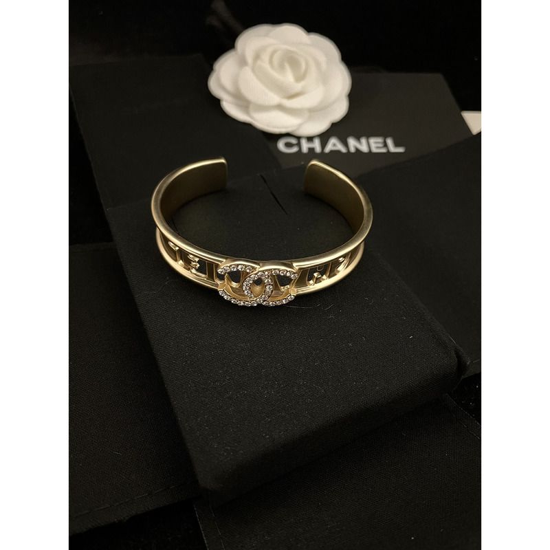 Ch*el  bracelet