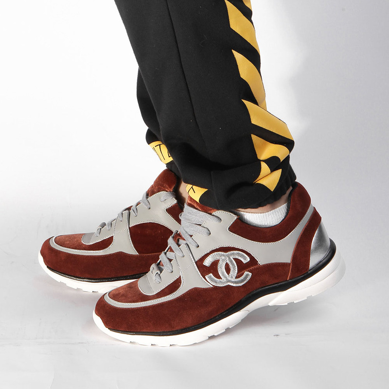 Ch*el sneaker in suede red